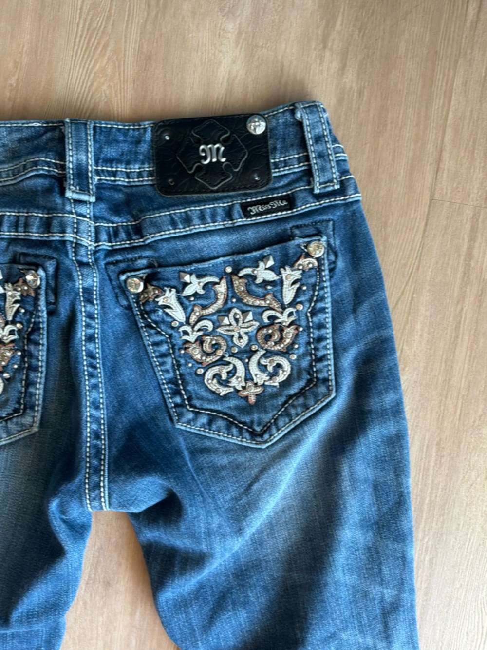 Miss Me size 27 Crop Denim Jeans embellished Y2K